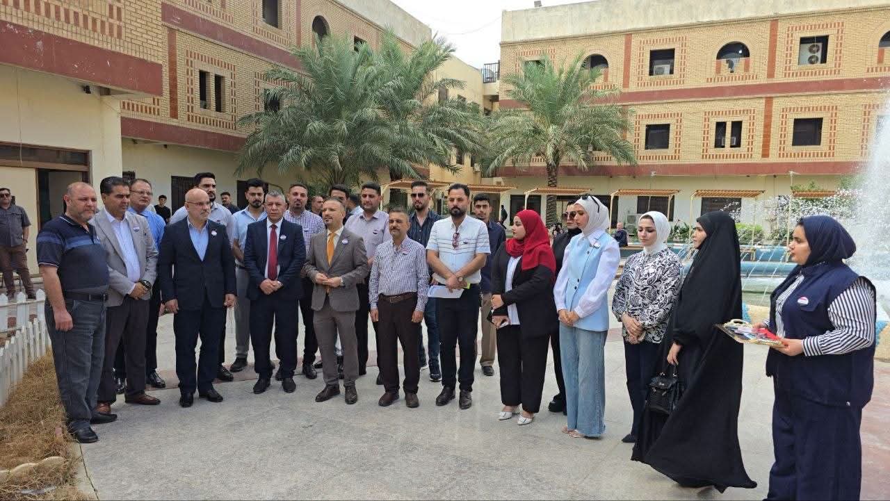 مشاركون في احتفال اليوم الوطني العراقي بكلية الهندسة
